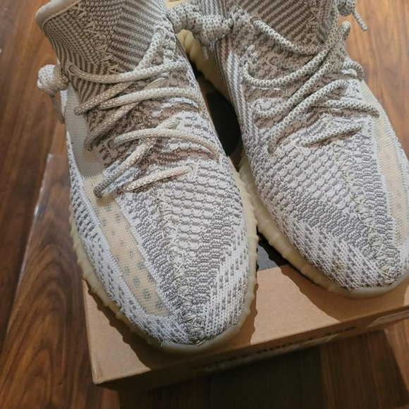 Adidas Yeezy 350 V2 Static originals | US 10.5 MEN - Picture 1 of 3